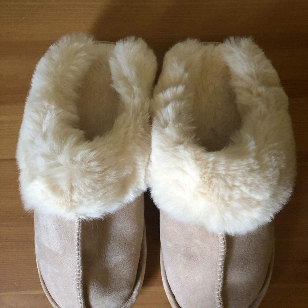 Cozy Cream Faux-Shearling Women's Slippers
